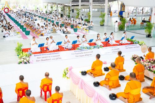 ภาพ No.61219:พิธีตักบาตรฉลองพระใหม่ รุ่นบูชาธรรมโครงการ 1-2 โครงการบรรพชาอุปสมบทหมู่ธรรมทายาท บูชาธรรมหลวงพ่อธัมมชโย 80 ปี ณ โถงช้างสำนักงานใหญ่ วัดพระธรรมกาย วันที่ 20 เมษายน พ.ศ. 2567