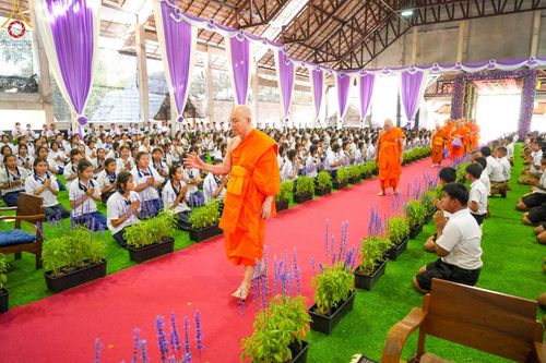 ภาพ No.125594:พิธีมอบโล่และทุนการศึกษา โครงการโรงเรียนส่งเสริมศีลธรรม  "นักบุญขุนเขา" ครั้งที่ ๒ ณ อาคารธรรมสภา วัดบ้านขุน ตำบลบ่อหลวง อำเภอฮอด จังหวัดเชียงใหม่ วันอังคารที่ ๒๗ กุมภาพันธ์ พ.ศ.๒๕๖๗