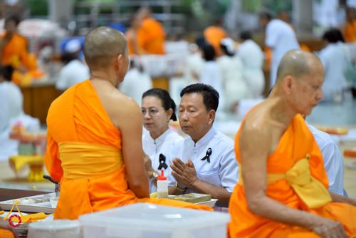 ภาพ No.267522:วันที่ 7 พฤศจิกายน พ.ศ. 2568 พสกนิกรอำเภอคลองหลวง รวมใจบำเพ็ญกุศลปัณรสมวาร (15 วัน) อุทิศถวายเป็นพระราชกุศลแด่ “สมเด็จพระพันปีหลวง” ณ วัดพระธรรมกาย