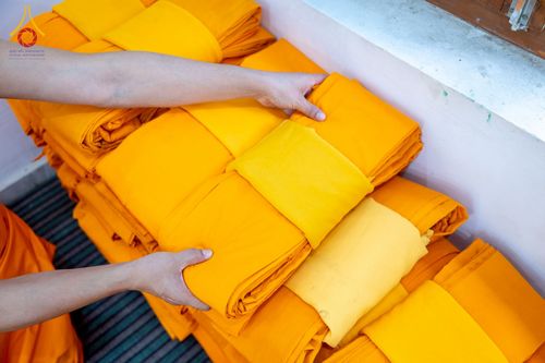 ภาพ No.231004:วันที่ 1 กรกฎาคม พ.ศ. 2568 โครงการบรรพชาสามเณร 300 รูป ถวายเป็นพุทธบูชา  วันอาสาฬหบูชา ณ จุดกำเนิดพระรัตนตรัย  ต้นแหล่งธัมมจักกัปปวัตตนสูตร เมืองพาราณสี  สารนาถ ประเทศอินเดีย