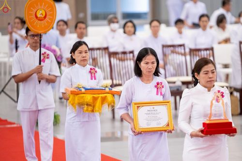 ภาพ No.241728:วันพุธที่ 27 สิงหาคม พ.ศ. 2568 พิธีมอบรางวัลเกียรติยศ แด่สามเณรที่สอบผ่าน โครงการสามเณรทรงปาฏิโมกข์ ปีที่ 3/2568 ณ ค่ายจองแชมป์ หมู่กฏิสามเณรเปรียญธรรม วัดพระธรรมกาย