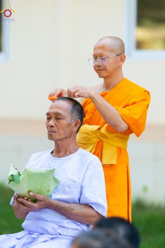 ภาพ No.180228:พิธีตัดปอยผม ปลงผม นาคธรรมทายาท  ณ ศูนย์ปฏิบัติธรรมพนมสารคาม (เพชรตะวัน) จ.ฉะเชิงเทรา โครงการบรรพชาอุปสมบท บูชาธรรมมหาปูชนียาจารย์ ประจำปี 2567 วันที่ 30 พฤศจิกายน พ.ศ. 2567