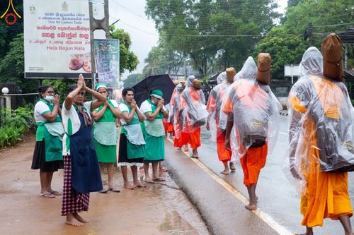ภาพ No.140895:PhotoStory มหาศรัทธา ธรรมยาตราศรีลังกา EP.5 โครงการสยาม-ลังกา ธรรมยาตรา ฉลองเทศกาลวิสาขบูชาแห่งชาติ ศรีลังกา บูชาธรรม 80 ปีหลวงพ่อธัมมชโย เส้นทางจาก เมืองดัมบูลลา ไปยัง เมืองมาตะเล ตั้งแต่วันที่ 17-20 พฤษภาคม พ.ศ.2567