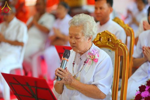 ภาพ No.172663:พิธีทอดกฐิน วัดศรีบุญเรือง จ.เชียงราย ในโครงการกฐินสามัคคีทั่วไทย 30,000 วัด บูชาธรรม 80 ปี หลวงพ่อธัมมชโย โดยคณะศิษยานุศิษย์วัดพระธรรมกาย วันที่ 26 ตุลาคม พ.ศ. 2567