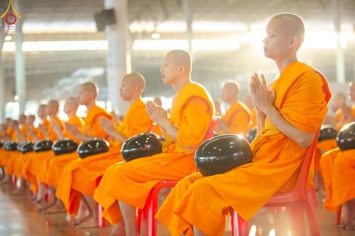 ภาพ No.177537:พิธีตักบาตรและพิธีบูชาข้าวพระ ในวันอาทิตย์ต้นเดือนที่ 1 ธันวาคม พ.ศ. 2567 ณ สภาธรรมกายสากล วัดพระธรรมกาย