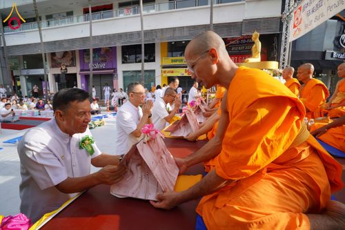 ภาพ No.173821:พิธีทอดกฐิน วัดภาวนาปีนัง ประเทศมาเลเซีย วันที่ 31 ตุลาคม พ.ศ. 2567