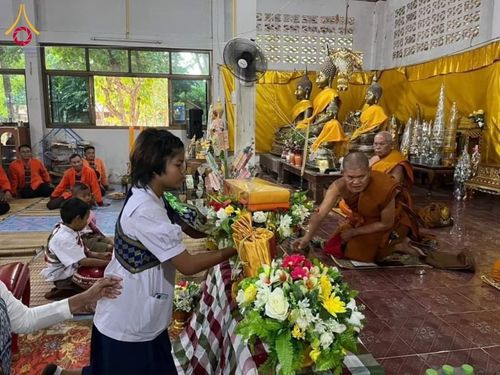 ภาพ No.176783:พิธีทอดกฐิน ณ วัดโคกสว่าง จ.อุดรธานี ในโครงการกฐินสามัคคีทั่วไทย 30,000 วัด บูชาธรรม 80 ปี หลวงพ่อธัมมชโย โดยคณะศิษยานุศิษย์วัดพระธรรมกาย วันที่ 7 พฤศจิกายน พ.ศ. 2567 กฐินสัมฤทธิ์เด็กดี V-Star เพื่อสร้างหอระฆัง โรงเรียนบ้านโนนงามอุดมวิทย์ และ โรงเรียนกำแ