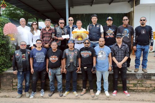 ภาพ No.234036:วันอาทิตย์ที่ 20 กรกฎาคม พ.ศ.2568 พิธีทอดผ้าป่า และพิธีตอกเสาเข็มต้นแรก สร้างอาคารปฏิบัติธรรมพระมงคลเทพมุนี ณ ศูนย์ปฏิบัติธรรมสุราษฏร์ธานี