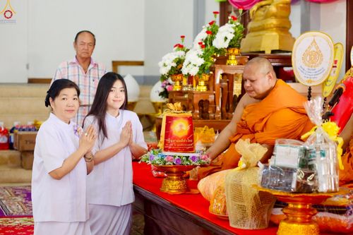 ภาพ No.270986:วันที่ 12 ตุลาคม พ.ศ. 2568 พิธีทอดกฐินสามัคคีทั่วไทย ณ วัดเขายี่สาร อ.อัมพวา จ.สมุทรสงคราม โดยคณะศิษยานุศิษย์ บูชาธรรม 81 ปี หลวงพ่อธัมมชโย