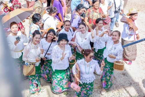 ภาพ No.173926:พิธีทอดกฐิน วัดหนองเสือ จ.ฉะเชิงเทรา ในโครงการกฐินสามัคคีทั่วไทย 30,000 วัด บูชาธรรม 80 ปี หลวงพ่อธัมมชโย โดยคณะศิษยานุศิษย์วัดพระธรรมกาย วันที่ 6 พฤศจิกายน พ.ศ. 2567