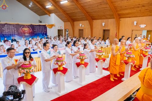 ภาพ No.91212:พิธีสมโภชพระประธาน "พระธรรมกาย" , พิธีเปิดไฟมงคลและเปิดไฟส่องสว่างรัศมีดวงธรรมพระประธาน "พระธรรมกาย" , พิธีทอดผ้าป่าภาคพื้น 19 วัดศูนย์สาขาภาคพื้นอเมริกา  และพิธีมุทิตาสักการะพระมหาเถระ พระเถระ ประจำปี 2566 วันอาทิตย์ที่ 15 ตุลาคม พ.ศ. 2566