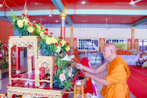 ภาพ No.179210:พิธีทอดกฐิน ณ วัดถ้ำคีรีวงศ์ อ.เปิ้นดัง รัฐเคด้าห์ ประเทศมาเลเซีย ในโครงการกฐินสามัคคีทั่วไทย 30,000 วัด บูชาธรรม 80 ปี หลวงพ่อธัมมชโย โดยคณะศิษยานุศิษย์วัดพระธรรมกาย วันที่ 1 พฤศจิกายน พ.ศ. 2567