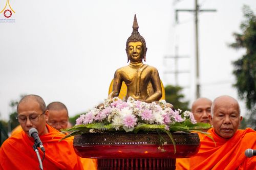 ภาพ No.101979:พิธีตักบาตรพระ 111 รูป ณ สะพานประวัติศาสตร์  อ.ปาย จ.แม่ฮ่องสอน วันอาทิตย์ที่ 10 ธันวาคม พ.ศ. 2566