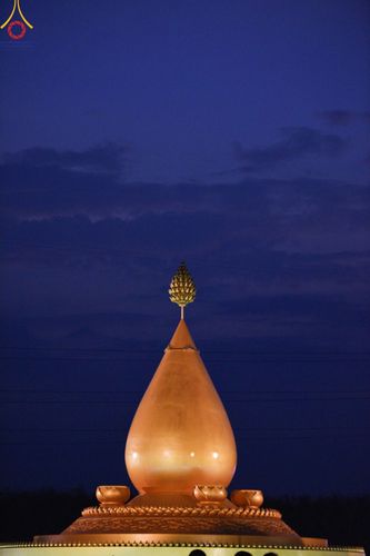 ภาพ No.129567:พิธีจุดประทีป 10,000 ดวง น้อมถวายเป็นพุทธบูชา ณ มหารัตนเจดีย์สิริปทุมสวรรค์ (เจดีย์อริยพุทธะ 5 พระองค์) ศูนย์ปฏิบัติธรรมภาคใต้ อ.บางกล่ำ จ.สงขลา  วันที่ 10 มีนาคม พ.ศ. 2567