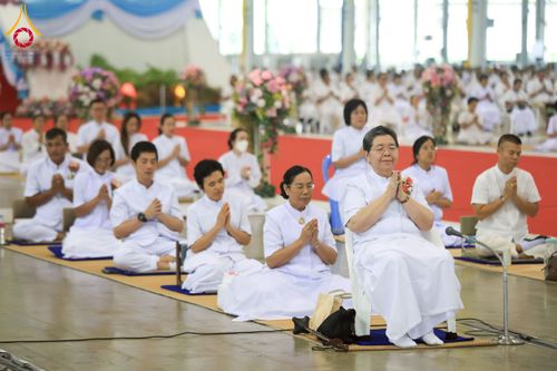 ภาพ No.237192:วันอาทิตย์ที่ 11 สิงหาคม พ.ศ. 2568 งานบุญวันอาทิตย์ พิธีจุดเทียนใจ ไฟนิรันด์ อนันตชัย ณ วัดพระธรรมกาย จ.ปทุมธานี