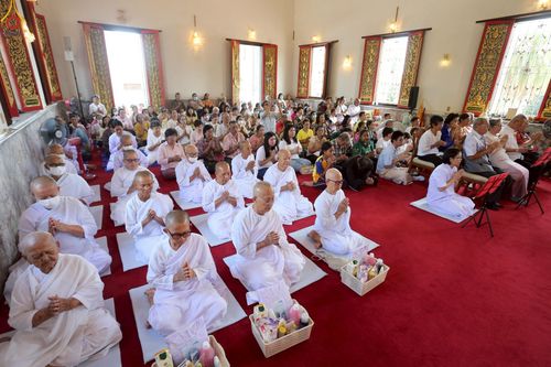 ภาพ No.253429:วันที่ 12 ตุลาคม พ.ศ. 2568 พิธีทอดกฐินสามัคคีทั่วไทย 30,000 วัด โดยคณะศิษยานุศิษย์ บูชาธรรม 81 ปี หลวงพ่อธัมมชโย ณ วัดสนามพราหมณ์  อ.เมือง จ.เพชรบุรี