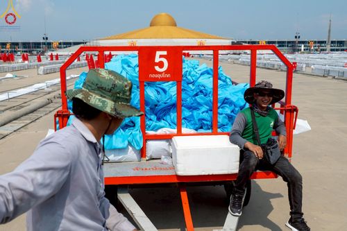 ภาพ No.220736:วันที่ 24-25 เมษายน พ.ศ. 2568 การเก็บงาน ผ้ารับประเคน ผ้าระบาย โต๊ะ เก้าอี้  ภายหลังงานวันคุ้มครองโลก ณ วัดพระธรรมกาย