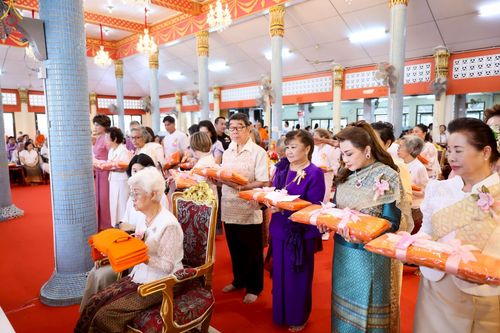 ภาพ No.263225:วันที่ 23 ตุลาคม พ.ศ. 2568 พิธีทอดกฐินสามัคคีทั่วไทย 30,000 วัด โดยคณะศิษยานุศิษย์ บูชาธรรม 81 ปี หลวงพ่อธัมมชโย ณ วัดพรหมวงศาราม เขตดินแดง กรุงเทพมหานคร