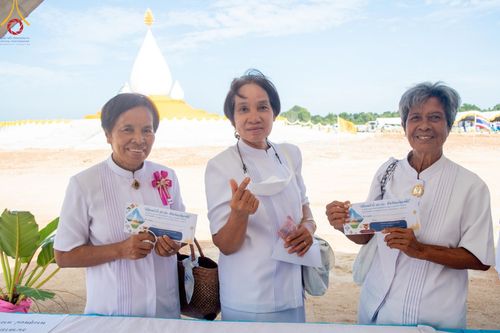 ภาพ No.144372:3 Bigboon 1.พิธีทอดผ้าป่าสถาปนาสังฆรัตนะปทุมเจดีย์ 2.พิธีประดิษฐานดอกบัวอนันต์นิรันดร์กาล 3.พิธีถวายมหาสังฆทานแด่คณะสงฆ์ทุกวัดในจังหวัดปัตตานี ณ ศูนย์อบรมเยาวชนจังหวัดปัตตานี วันอาทิตย์ที่ 14 กรกฎาคม พ.ศ. 2567