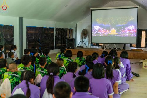 ภาพ No.104726:วันรวมพลังเด็กดี V-star ผู้นำฟื้นฟูศีลธรรมโลก จังหวัดแม่ฮ่องสอน วันพฤหัสบดีที่ 30 พฤศจิกายน พ.ศ. 2566 ณ ศูนย์ปฏิบัติธรรมขุนยวม อ.ขุนยวม จ.แม่ฮ่องสอน