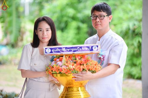 ภาพ No.142968:พิธีทอดผ้าป่าสามัคคีเพื่อสมทบทุนสร้างหอฉัน ๑๑๓ ปี  คุณยายอาจารย์มหารัตนอุบาสิกาจันทร์ขนนกยูง ครั้งที่ ๙ วันอาทิตย์ที่ ๓๐  มิถุนายน พ.ศ. ๒๕๖๗ ณ ศูนย์การศึกษาจอมบึง ต.รางบัว อ.จอมบึง จ.ราชบุรี