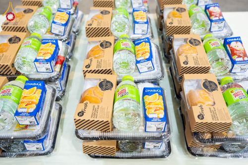 ภาพ No.208746:พระบาทสมเด็จพระเจ้าอยู่หัวทรงพระกรุณาโปรดเกล้าฯ พระราชทานภัตตาหารพระราชทาน แด่พระภิกษุ สามเณร ในการสอบบาลีสนามหลวง ณ วัดพระธรรมกาย วันที่ 22 กุมภาพันธ์ พ.ศ. 2568 ณ วัดพระธรรมกาย อำเภอคลองหลวง จังหวัดปทุมธานี