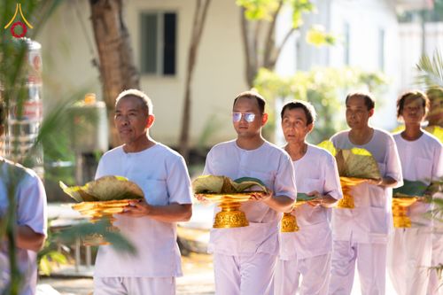 ภาพ No.135675:พิธีปลงผมธรรมทายาท โครงการบรรพชาและอุปสมบทหมู่ รุ่นบูชาธรรม 80 ปี หลวงพ่อธัมมชโย ณ หมู่บ้านบรรลุธรรม วัดพระธรรมกาย วันที่ 7 เมษายน พ.ศ. 2567