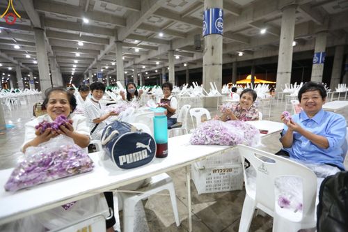 ภาพ No.127412:V.31 ทุ่มเทเพื่อบางกล่ำ การเตรียมงานของเจ้าหน้าที่หน่วยงานต่างๆ  เพื่องานธรรมยาตราอัญเชิญพระบรมสารีริกธาตุ ประดิษฐาน ณ มหารัตนเจดีย์สิริปทุมสวรรค์ (เจดีย์อริยพุทธะ 5 พระองค์) ณ ศูนย์ปฏิบัติธรรมภาคใต้ อ.บางกล่ำ จ.สงขลา ระหว่างวันที่ 9-10 มีนาคม พ.ศ. 2567