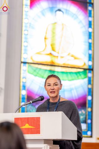 ภาพ No.96388:พิธีทอดกฐินราชันปฐพี ราชินีที่ดิน เพื่อซื้อที่ดินหลังโบสถ์ ฉลองครบรอบ 10 ปีสถาปนาโบสถ์วัดพุทธ วันอาทิตย์ที่ 19 พฤศจิกายน พ.ศ. 2566 ณ วัดพระธรรมกายนิวคาสเซิล ประเทศอังกฤษ