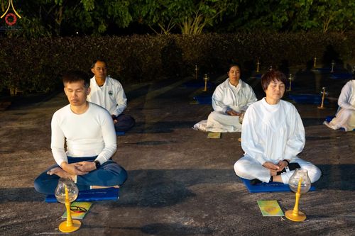 ภาพ No.125279:พิธีจุดโคมมาฆประทีป เพื่อถวายเป็นพุทธบูชา ณ เจดีย์สวรรค์ วัดบ้านขุน  อำเภอฮอด จังหวัดเชียงใหม่ วันเสาร์ที่ ๒๔ กุมภาพันธ์ พ.ศ. ๒๕๖๗