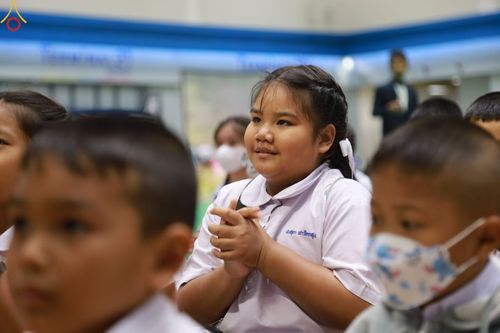 ภาพ No.103340:วันรวมพลังเด็กดี V-Star ผู้นำฟื้นฟูศีลธรรมโลก จังหวัดนครราชสีมา ณ เทอร์มินอล 21 โคราช ถ.มิตรภาพ ต.ในเมือง อ.เมืองนครราชสีมา จ.นครราชสีมา วันอังคารที่ 19 ธันวาคม พ.ศ. 2566