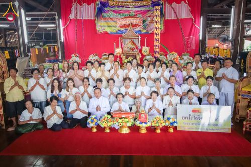 พิธีทอดกฐิน ณ วัดตลุกเทียม จ.พิษณุโลก ในโครงการกฐินสามัคคีทั่วไทย 30,000 วัด บูชาธรรม 80 ปี หลวงพ่อธัมมชโย โดยคณะศิษยานุศิษย์วัดพระธรรมกาย วันที่ 23 ตุลาคม พ.ศ. 2567