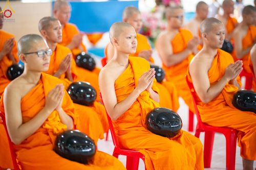 ภาพ No.142248:พิธีตักบาตรฉลองพระใหม่ ในโครงการอุปสมบทหมู่ธรรมทายาท ระดับอุดมศึกษา รุ่นที่ 51 ภาคฤดูฝน ณ วัดพระธรรมกาย จ.ปทุมธานี วันเสาร์ที่ 22 มิถุนายน พ.ศ. 2567