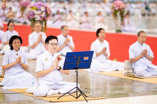 ภาพ No.233919:วันอาทิตย์ที่ 20 กรกฎาคม พ.ศ.2568 พิธีจุดเทียนใจ ไฟนิรันด์ อนันตชัย วัดพระธรรมกาย