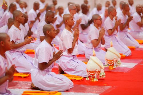 ภาพ No.103219:พิธีบรรพชา พิธีขอศีลและนิสัย ธรรมทายาทชาวอินโดนีเซียกว่า 1,000 คน ณ มหาเจดีย์บุโรพุทโธ ประเทศอินโดนีเซีย ในวันที่ 19 ธันวาคม พ.ศ. 2566