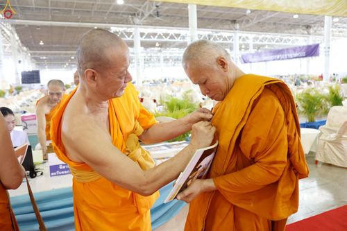 ภาพ No.238246:วันอาทิตย์ที่ 3 สิงหาคม พ.ศ. 2568 ภาพเจ้าหน้าที่ทุกสถานะ ปฏิบัติหน้าที่ ในงานวันสมาธิโลก วัดพระธรรมกาย