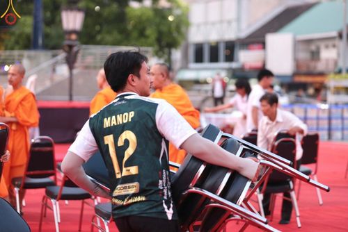 ภาพ No.126732:V.30 เต็มที่ เพื่อโคราช การเตรียมงาน ปฏิบัติงาน และเก็บงาน ของเจ้าหน้าที่หน่วยงานต่างๆ ทุกภาคส่วน เพื่อพิธีทำบุญเมืองนครราชสีมา ฉลอง 556 ปี ตักบาตรพระ 10,000 รูป ในวันเสาร์ที่ 2 มีนาคม พ.ศ.2567 ณ อนุสาวรีย์ท้าวสุรนารี จ.นครราชสีมา จัดโดย คณะสงฆ์จังหวัดนค