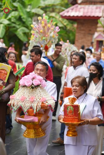 ภาพ No.172683:พิธีทอดกฐิน ณ วัดชีแวะ จ.ลพบุรี ในโครงการกฐินสามัคคีทั่วไทย 30,000 วัด บูชาธรรม 80 ปี หลวงพ่อธัมมชโย โดยคณะศิษยานุศิษย์วัดพระธรรมกาย วันที่ 27 ตุลาคม พ.ศ. 2567