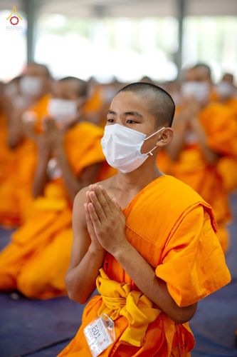 ภาพ No.76517:คณะสงฆ์และสามเณรบังกลาเทศ ปฎิบัติธรรมและจุดโคมประทีปถวายเป็นพุทธบูชา วันที่ 17 กุมภาพันธ์ พ.ศ. 2566