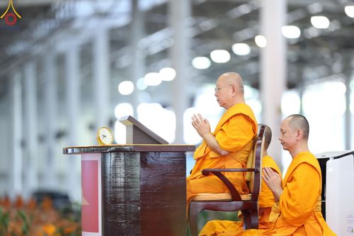 ภาพ No.159120:พิธีบูชาข้าวพระ ในวันอาทิตย์ต้นเดือน วันที่ 6 ตุลาคม พ.ศ. 2567 ณ สภาธรรมกายสากล วัดพระธรรมกาย