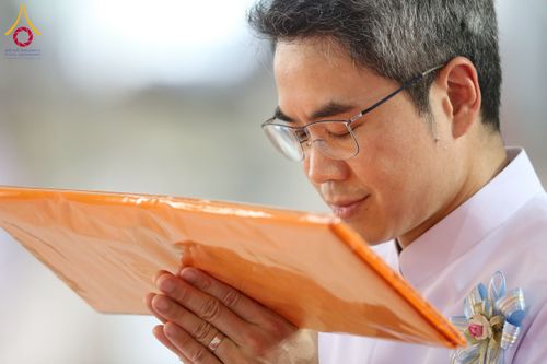 ภาพ No.215351:วันอาทิตย์ต้นเดือนที่ 6 เมษายน พ.ศ. 2568 ขบวนอัญเชิญผ้าป่าสมทบ มหาสังฆทาน 40,000 กว่าวัดทั่วประเทศ ณ สภาธรรมกายสากล วัดพระธรรมกาย