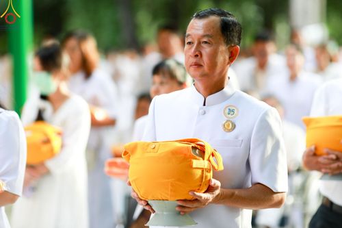 ภาพ No.141295:พิธีบรรพชาอุปสมบท โครงการอุปสมบทหมู่รุ่นผู้บริหาร รุ่นที่ 14 โครงการอุปสมบทหมู่ธรรมทายาท ระดับอุดมศึกษา รุ่นที่ 51 ภาคฤดูฝน ณ โบสถ์พระไตรปิฎก วัดพระธรรมกาย ในวันเสาร์ที่ 15 มิถุนายน พ.ศ. 2567