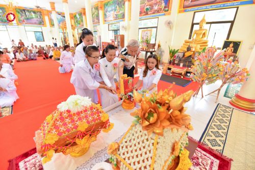 ภาพ No.174581:พิธีทอดกฐิน ณ วัดเวฬุวนาราม กาฬสินธุ์ ในโครงการกฐินสามัคคีทั่วไทย 30,000 วัด บูชาธรรม 80 ปี หลวงพ่อธัมมชโย โดยคณะศิษยานุศิษย์วัดพระธรรมกาย วันที่ 30 ตุลาคม พ.ศ. 2567