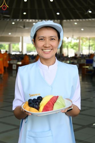 ภาพ No.165740:พิธีถวายภัตตาหารเมนูสวรรค์ วันที่ 26 ตุลาคม พ.ศ. 2567 ณ หอฉันคุณยายอาจารย์ฯ วัดพระธรรมกาย