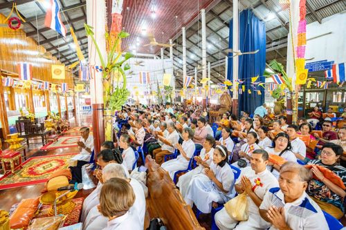 ภาพ No.166579:พิธีทอดกฐิน ณ วัดสามขาว จ.อ่างทอง ในโครงการกฐินสามัคคีทั่วไทย 30,000 วัด บูชาธรรม 80 ปี หลวงพ่อธัมมชโย โดยคณะศิษยานุศิษย์วัดพระธรรมกาย วันที่ 27 ตุลาคม พ.ศ. 2567