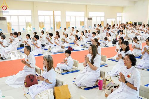 ภาพ No.142326:พิธีทอดผ้าป่าเพื่องานพระพุทธศาสนา , พิธีเจริญพระพุทธมนต์ , พิธีถวายสังฆทานแด่คณะสงฆ์ น้อมบูชาธรรม 80 ปี หลวงพ่อธัมมชโย และครบรอบ 12 ปี ธรรมอุทยานบ้านแป้ง อำเภอพรหมบุรี จังหวัดสิงห์บุรี ในวันเสาร์ที่ 22 มิถุนายน พ.ศ. 2567