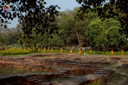 ภาพ No.212864:วันที่ 14 - 15 มีนาคม พ.ศ. 2568 คณะสงฆ์และสามเณรเดินธรรมยาตรา ในโครงการบวชสามเณรเนปาล 500 รูป ไปยังสถานที่รอบมายาเทวีและลุมพินีเกรด ณ ลุมพินี ประเทศเนปาล