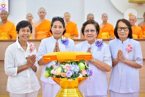 ภาพ No.230037:วันพฤหัสบดีที่ 26 มิถุนายน พ.ศ. 2568 พิธีทอดผ้าป่าฉลองอาคารชุดศูนย์ปฏิบัติธรรมน้ำใสใจสว่าง น้อมบูชาธรรมอายุวัฒนะมงคล 81 ปี หลวงพ่อธัมมชโย ณ ศูนย์ปฏิบัติธรรมน้ำใสใจสว่าง เขตบางกอกน้อย กรุงเทพมหานคร