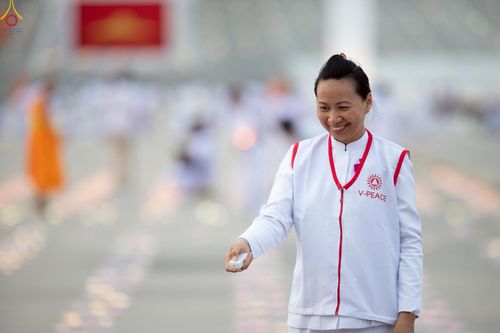 ภาพ No.240940:วันพุธที่ 27 สิงหาคม พ.ศ. 2568 พิธีจุดประทีป ในวันธรรมชัย ณ วัดพระธรรมกาย