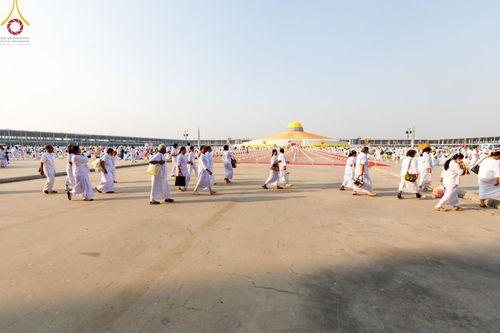 ภาพ No.204468:พิธีจุดประทีปถวายเป็นพุทธบูชา และบูชาธรรมมหาปูชนียาจารย์ ณ วัดพระธรรมกาย ตำบลคลองสาม อำเภอคลองหลวง จังหวัดปทุมธานี ในโครงการธรรมยาตรา กตัญญูบูชา มหาปูชนียาจารย์ พระมงคลเทพมุนี(สด จนฺทสโร) พระผู้ปราบมาร ปีที่ 13 วันที่ 31 มกราคม พ.ศ. 2568